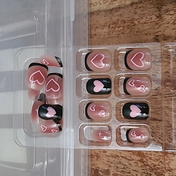 2/$16 Pink Hearts Press On Nails - Picture 12 of 14